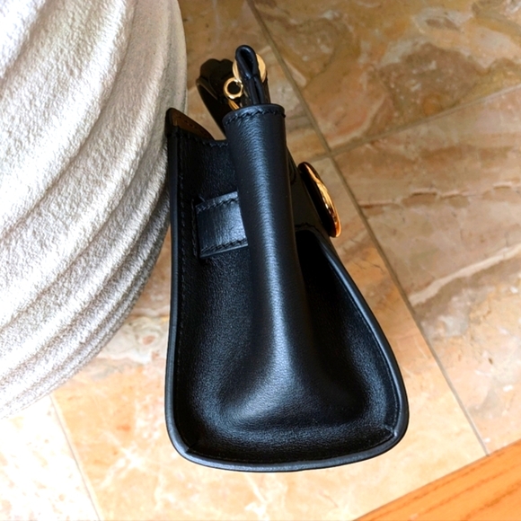 D&G RARE Leather Tote/Bag. Chain for Waist, Hand, or Shoulder Carry - Picture 5 of 16